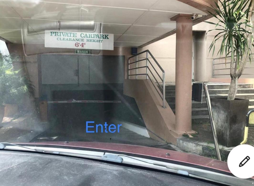 Riverbank Suites Waterfront Kuching Kültér fotó
