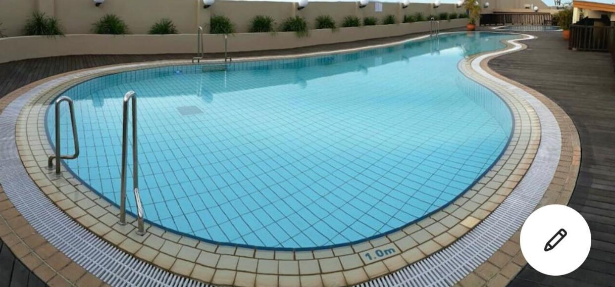 Riverbank Suites Waterfront Kuching Kültér fotó