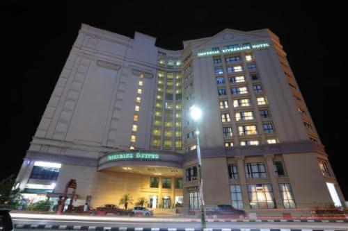 Riverbank Suites Waterfront Kuching Kültér fotó