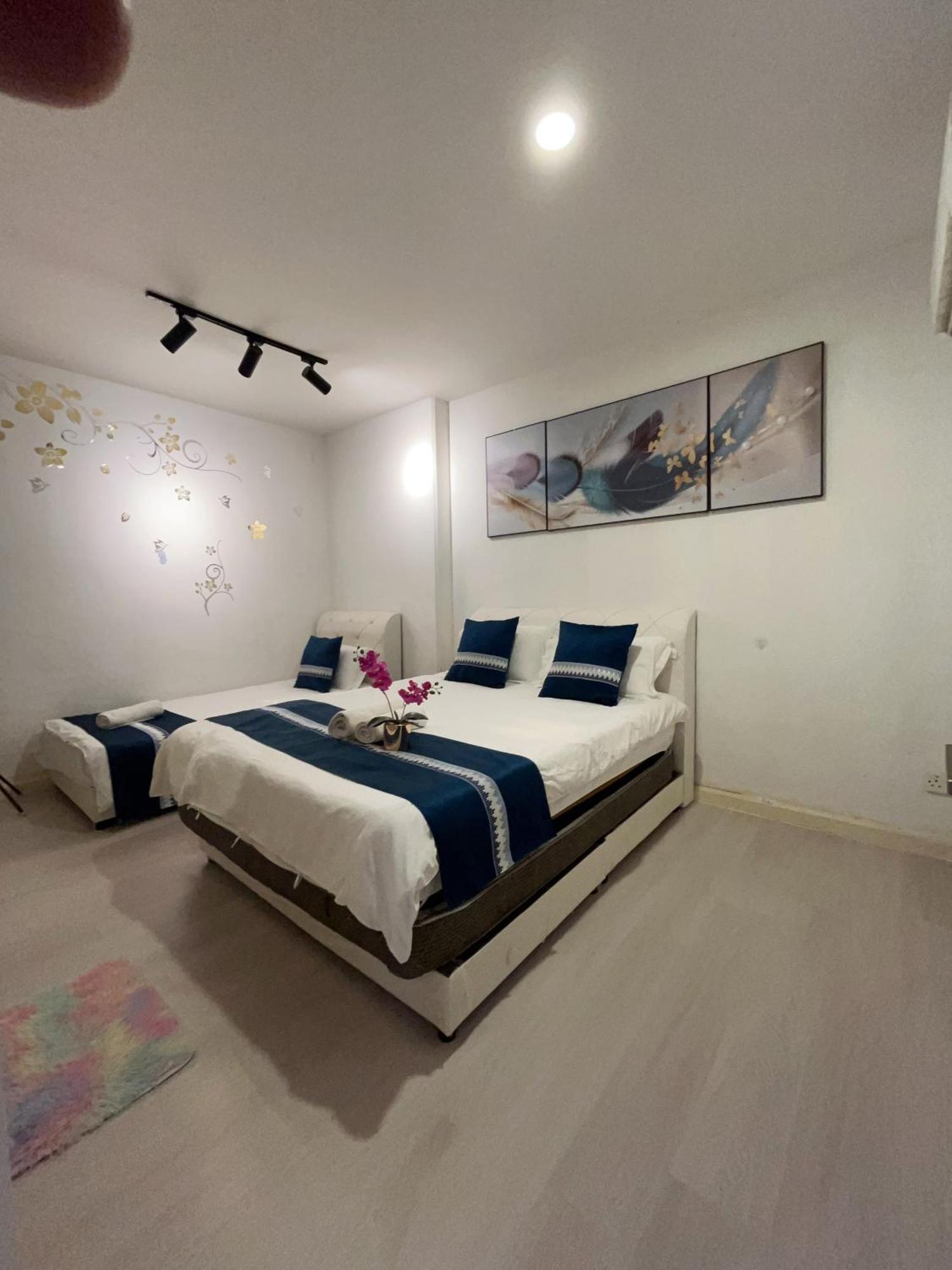 Riverbank Suites Waterfront Kuching Kültér fotó