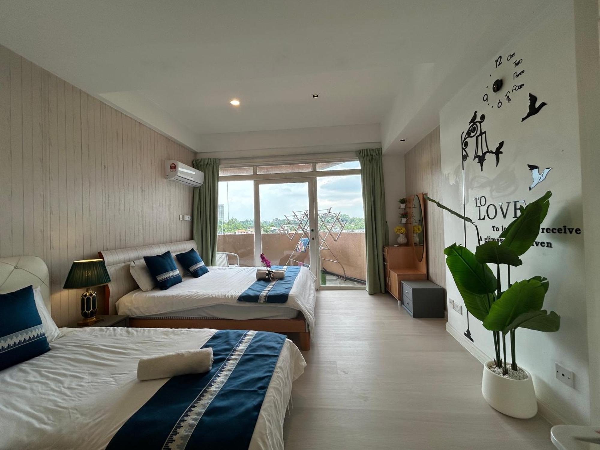 Riverbank Suites Waterfront Kuching Kültér fotó